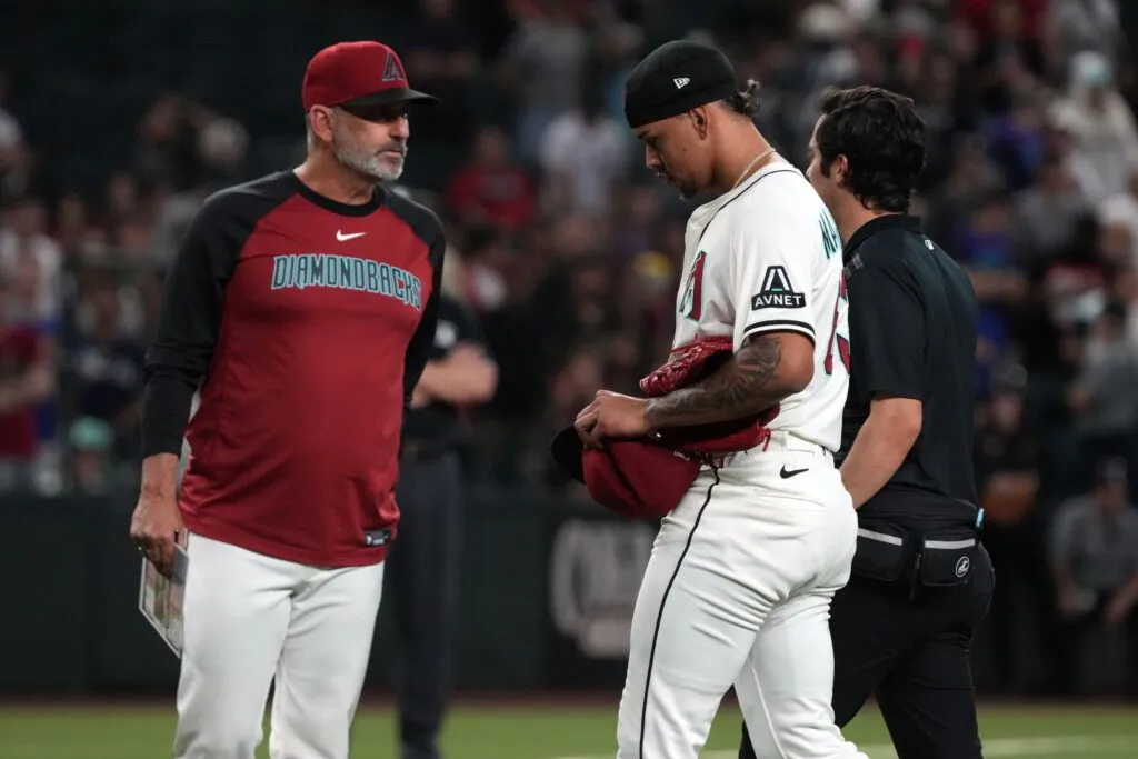 Justin Martínez Akan Menjalani Operasi Tommy John